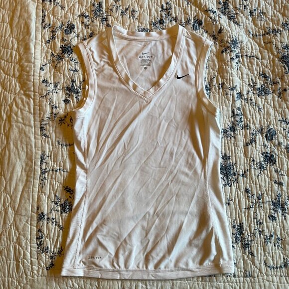 Nike Dri-fit White sleeveless top, Size XS - Picture 1 of 3